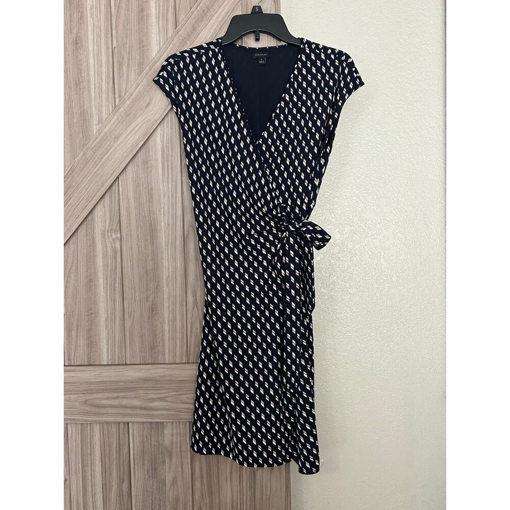 Ann Taylor size 0 wrap upper tie waist dress